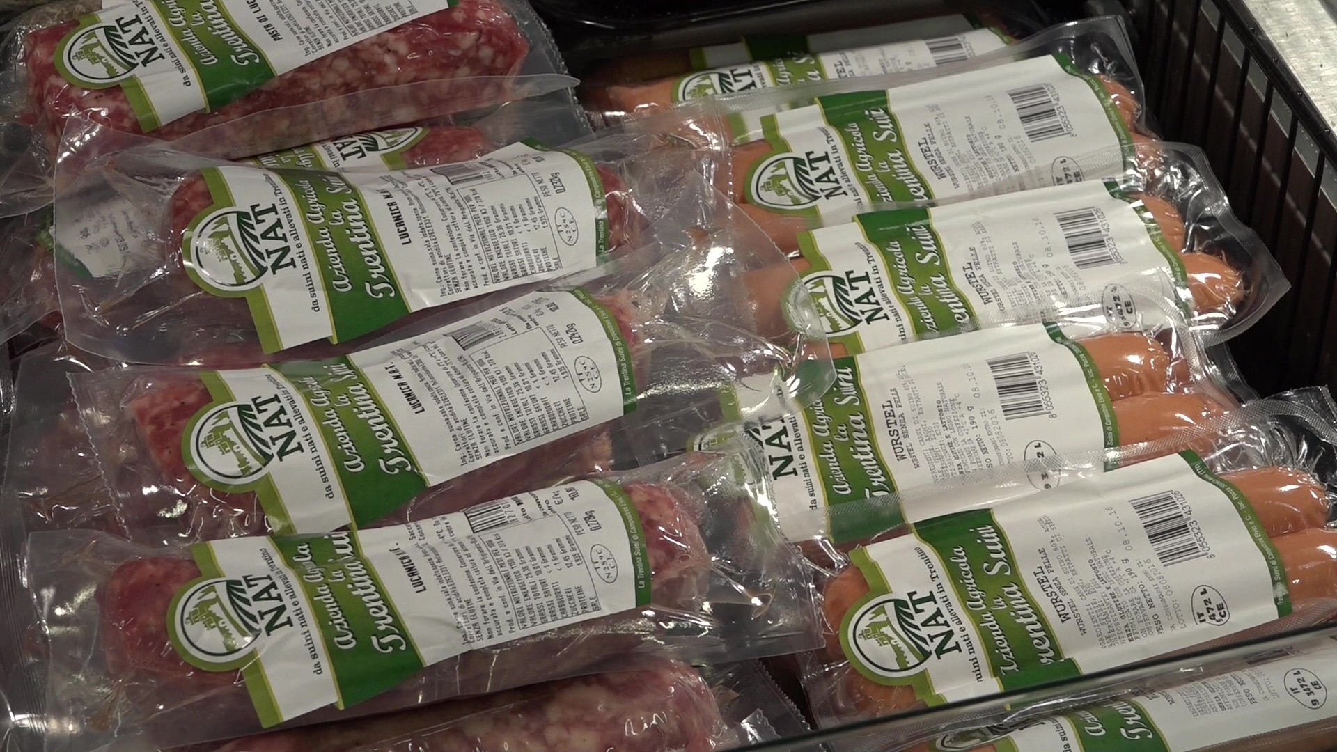 Prodotti lucanica wurstel carne di suino trentina supermercato